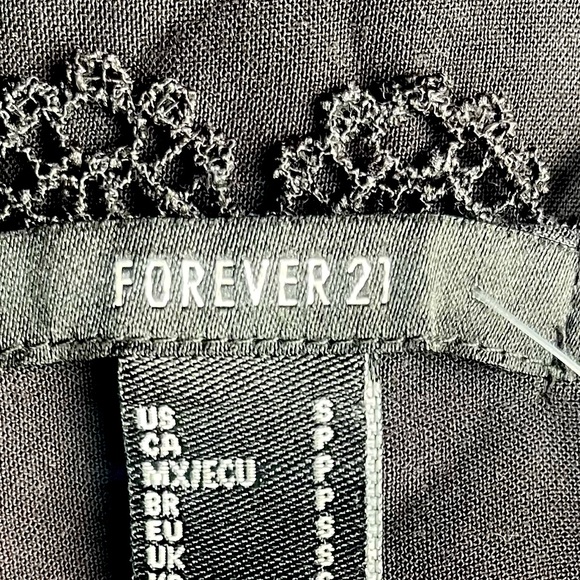 🆕🆕 Forever 21 Lace Trim Mini Dress 🆕🆕 - Picture 9 of 10